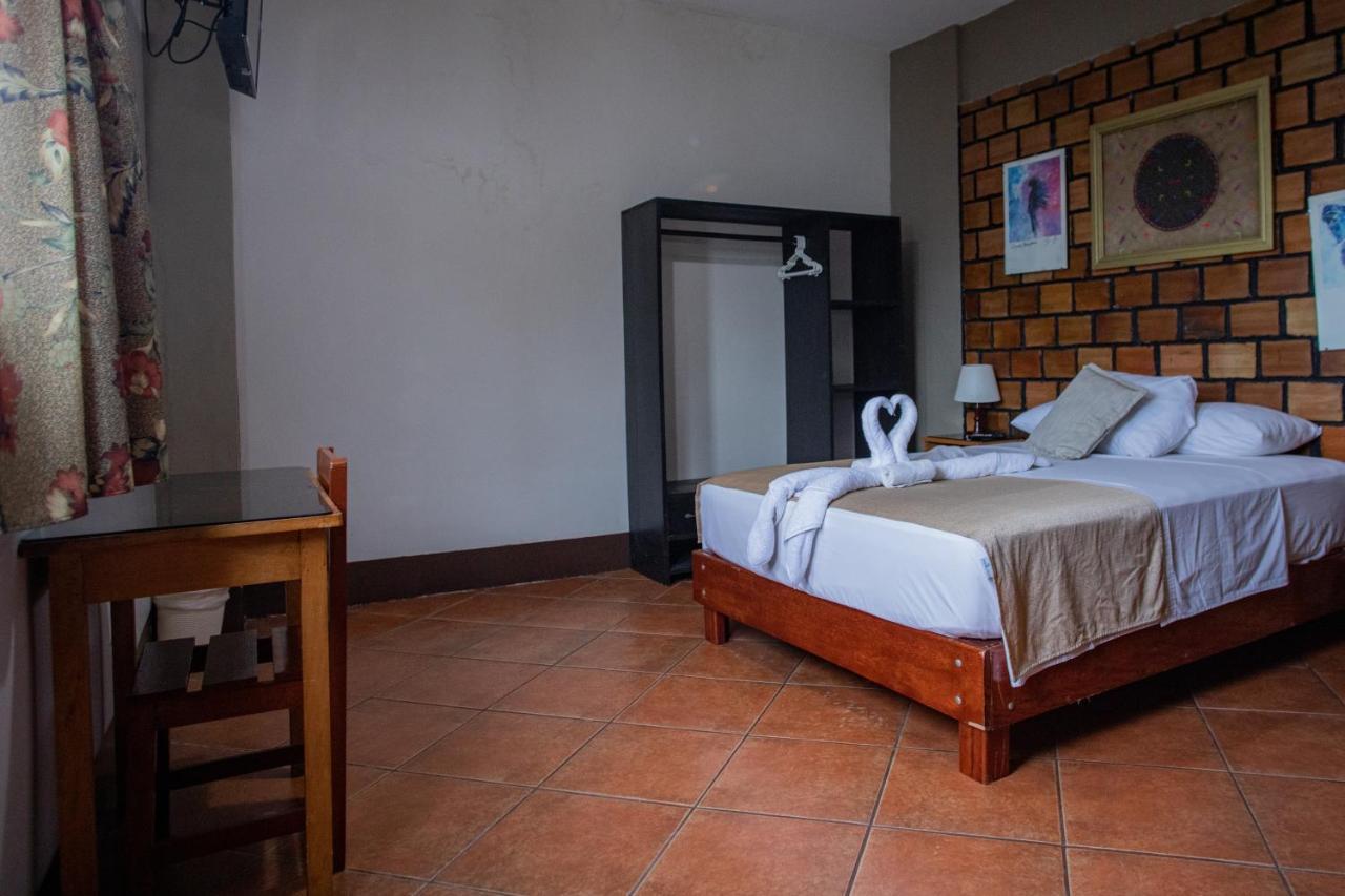 El Cauchero Hotel איקיטוס מראה חיצוני תמונה